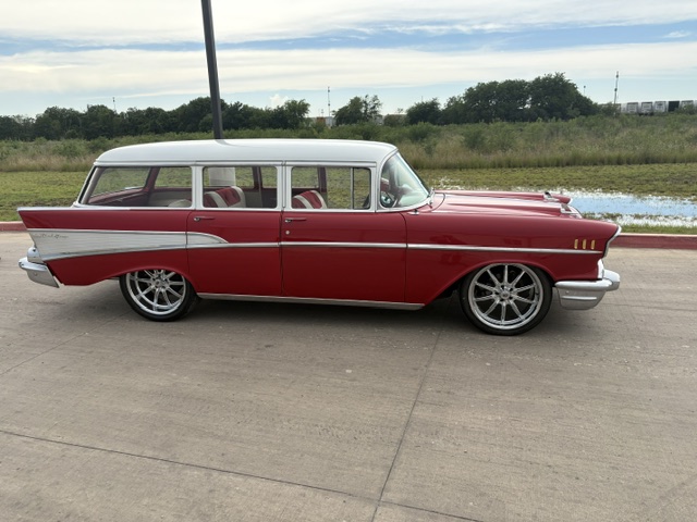 Resto Mod 1957 4 Door Station Wagon 350ci / 700R4 Trans